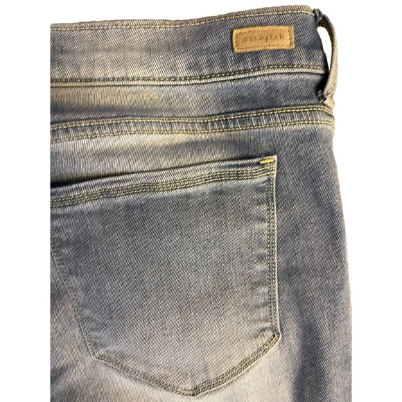 Sneak Peek Boorcut Super Strrch Mid-Rise Distressed Hem Jeans Size 11 - Picture 6 of 9